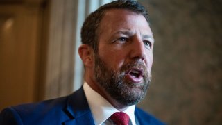 El senador Markwayne Mullin, republicano de Oklahoma, en el Capitolio de EEUU el miércoles 6 de septiembre de 2023.